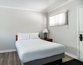 Detroit Studio, near Metropolitan Airport